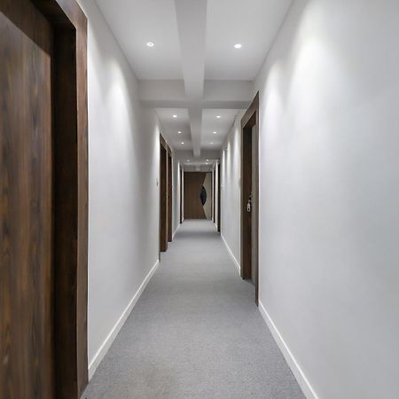 Oyo Hotel Shree Niwas Ahmedabad Exterior photo
