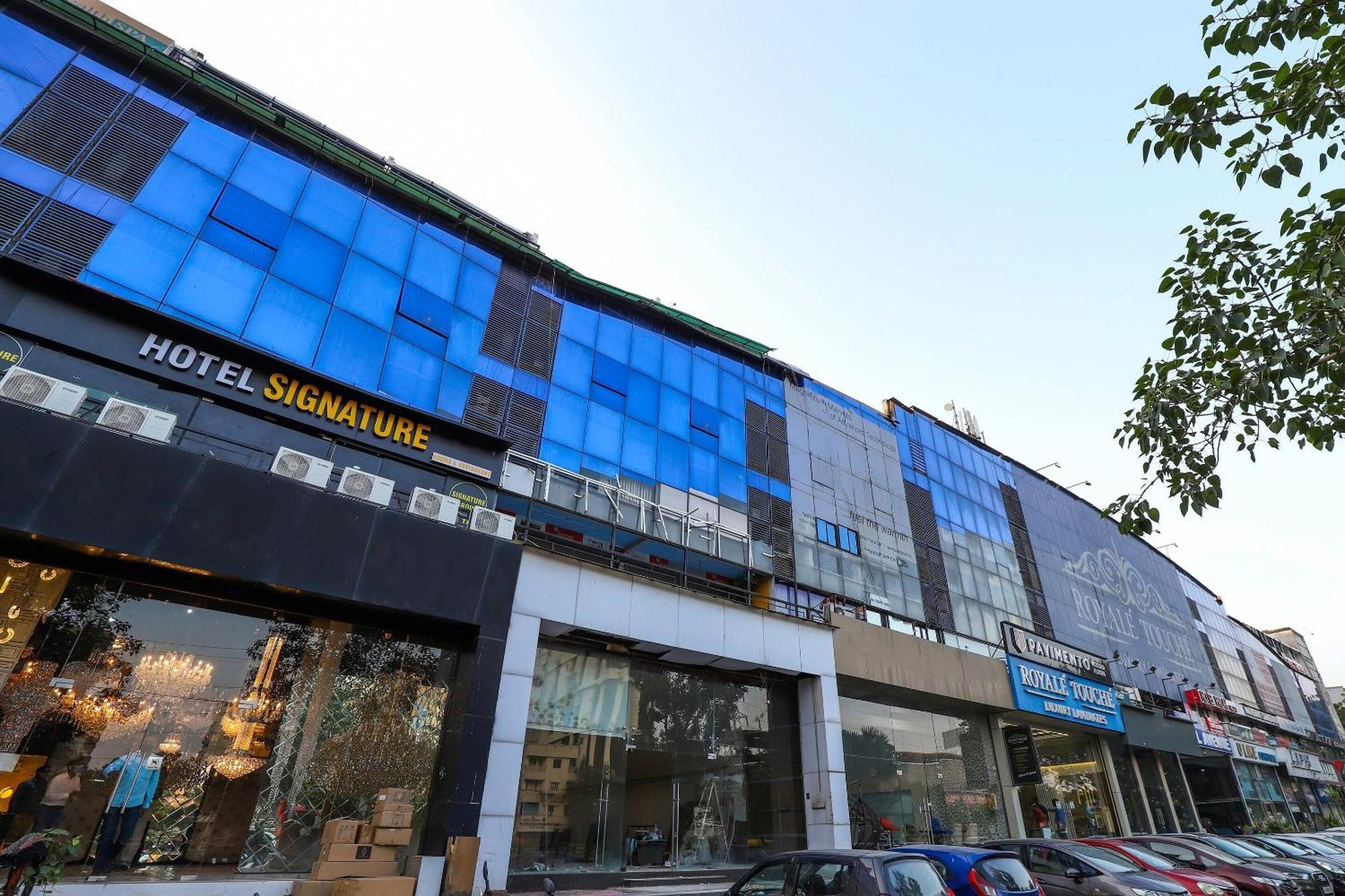 Oyo Hotel Shree Niwas Ahmedabad Exterior photo